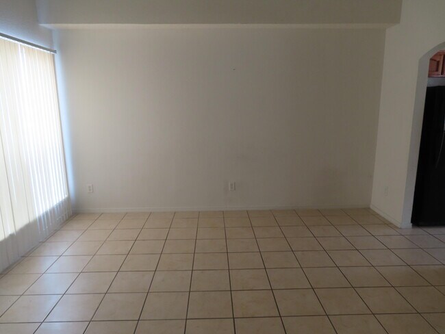 Foto del edificio - 12860 Tierra Lince Dr