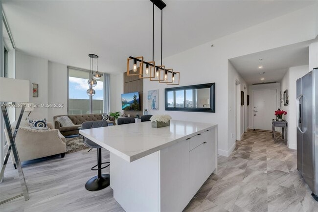 Foto del edificio - 3470 E Coast Ave