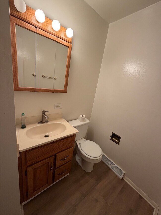 Foto del edificio - 5013 Euclid Ln