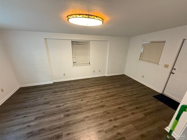 Building Photo - 27 Cloverland Ct