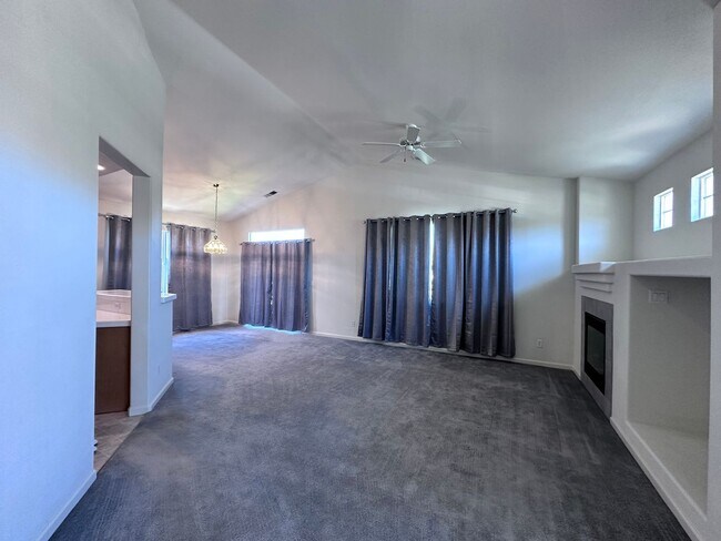 Foto del edificio - 10427 Chadwell Dr