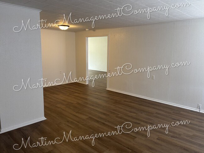 Foto del edificio - 1844 S Beacon Ave