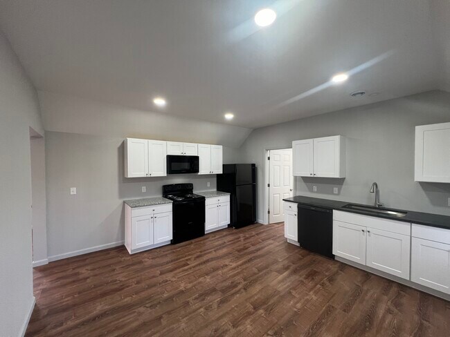 Building Photo - 1424 N 16th St