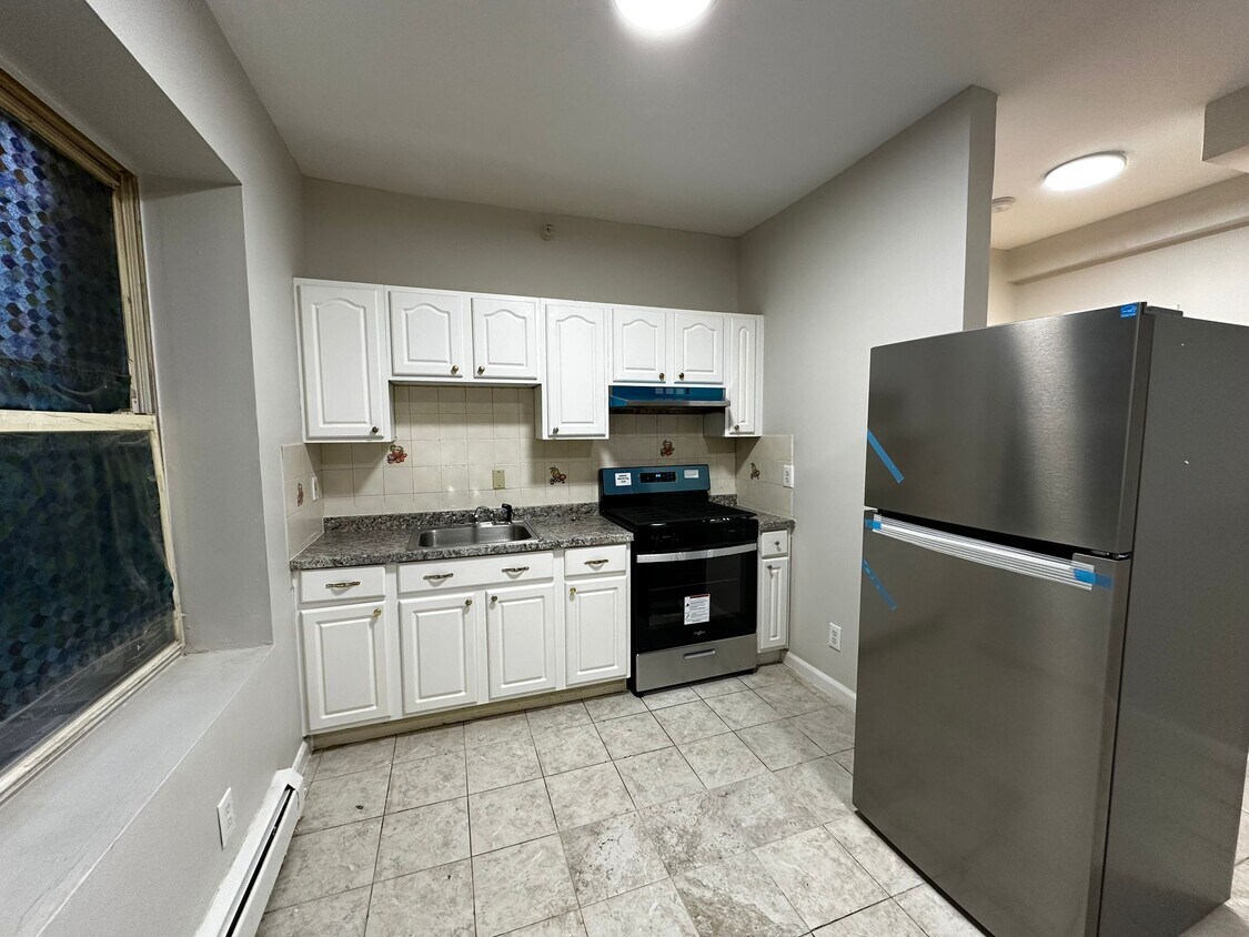 Foto principal - 232 6th Ave W