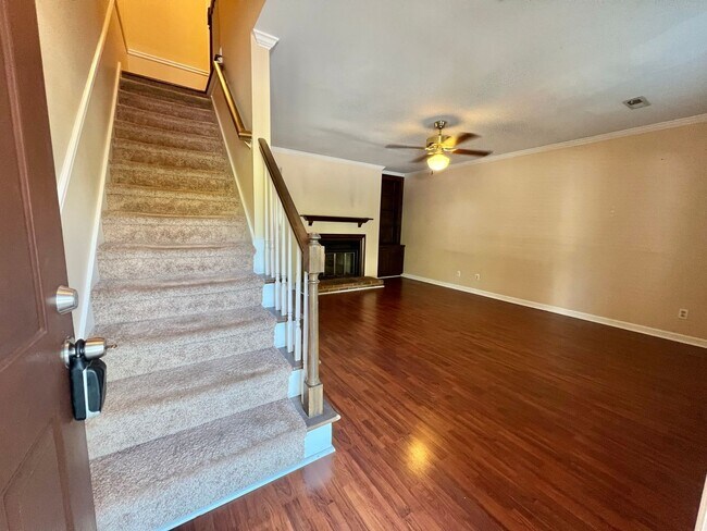 Foto del edificio - 2 Bed/ 1.5 Bath - Townhome in Cool Springs