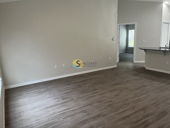 Foto del edificio - STUNNING  3 BD/2 BA Home READY NOW!