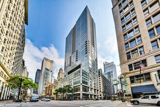 Building Photo - 8 E Randolph St