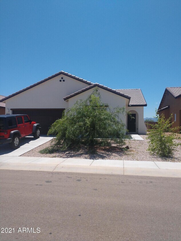 Primary Photo - 5300 Encanto Dr