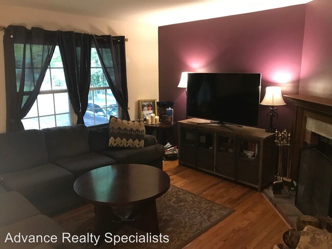 Foto del edificio - 3 br, 2 bath House - 693 Lake Caroline Dr
