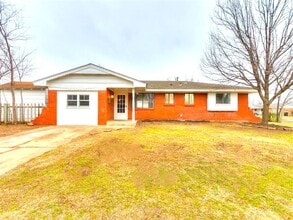 Building Photo - 923 SW 3rd St