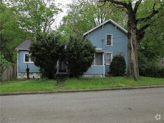 Building Photo - 128 Eagle St