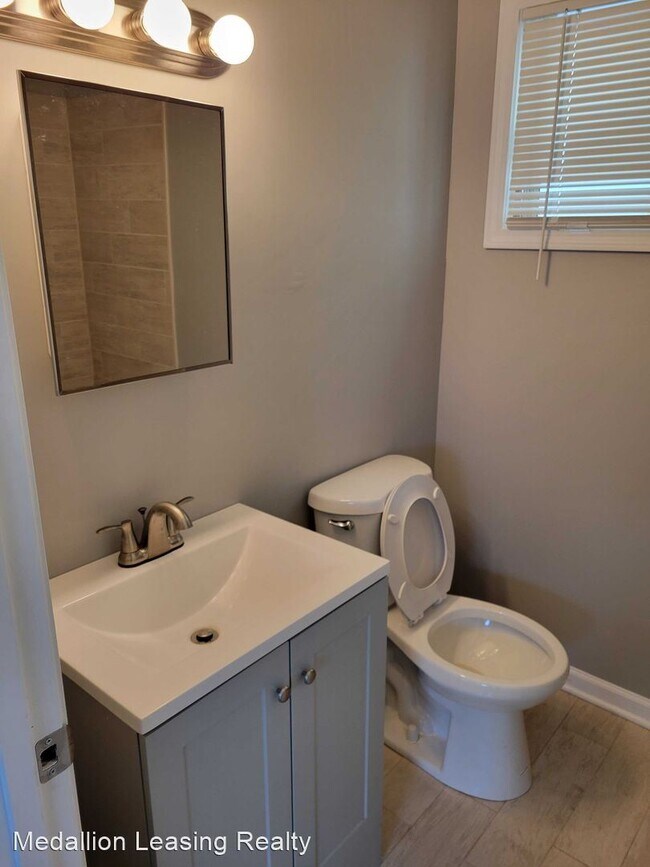 Building Photo - 4 br, 1 bath House - 12430 S Wentworth Ave