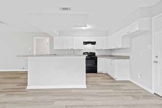 Building Photo - 125 Bastrop St