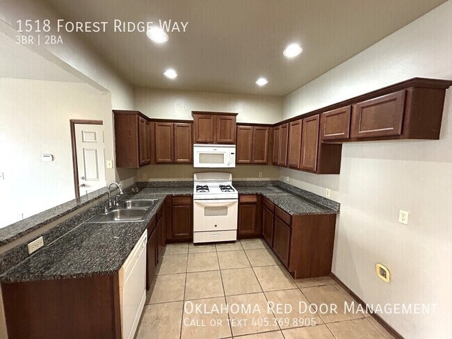 Foto del edificio - 1518 Forrest Ridge Way