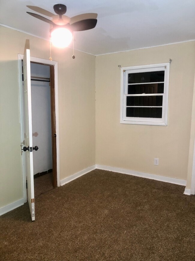 Building Photo - 3516 Truman Ave