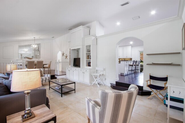 Building Photo - 12327 Quercus Ln