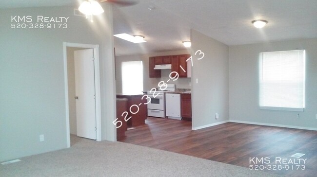 Building Photo - 4 Bedroom 3 Bath Manufactured home (OWNER ...