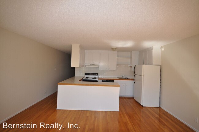 Building Photo - 1 br, 1 bath Apartment - 173 Haight St.