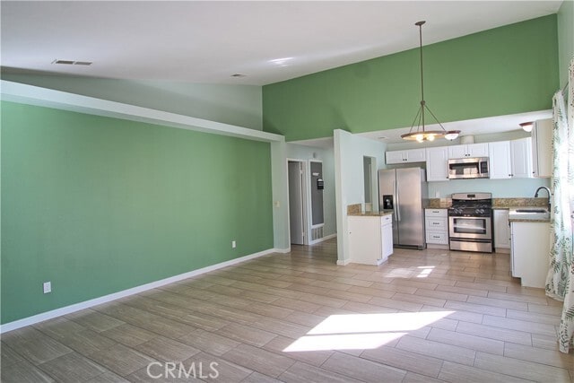 Foto del edificio - 26222 Newport Ave