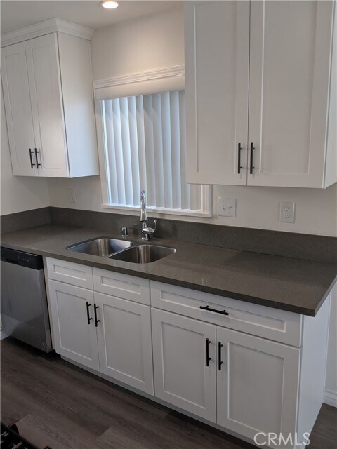 Foto del edificio - 11640 Coldbrook Ave
