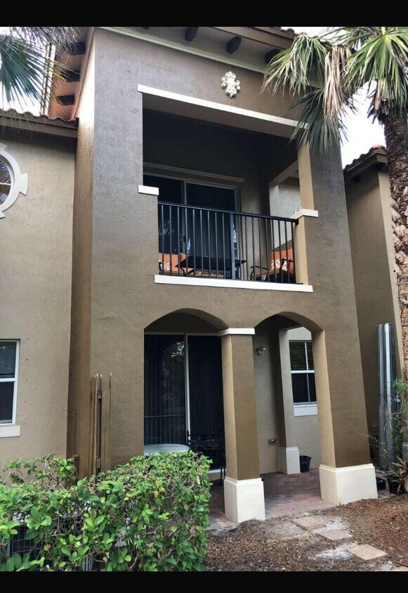 Foto principal - 2944 Hidden Hills Rd