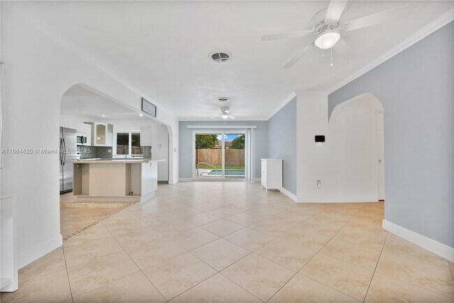 Foto del edificio - 2441 Tarpon Dr