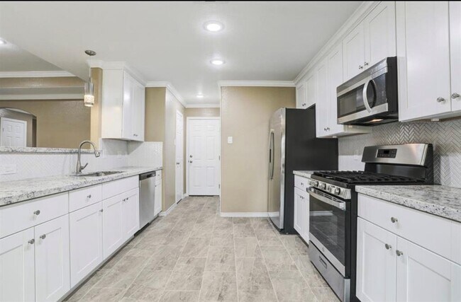 Foto del edificio - 2309 Pomona Dr