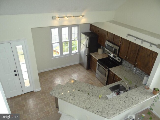 Building Photo - 603 Lexington Way