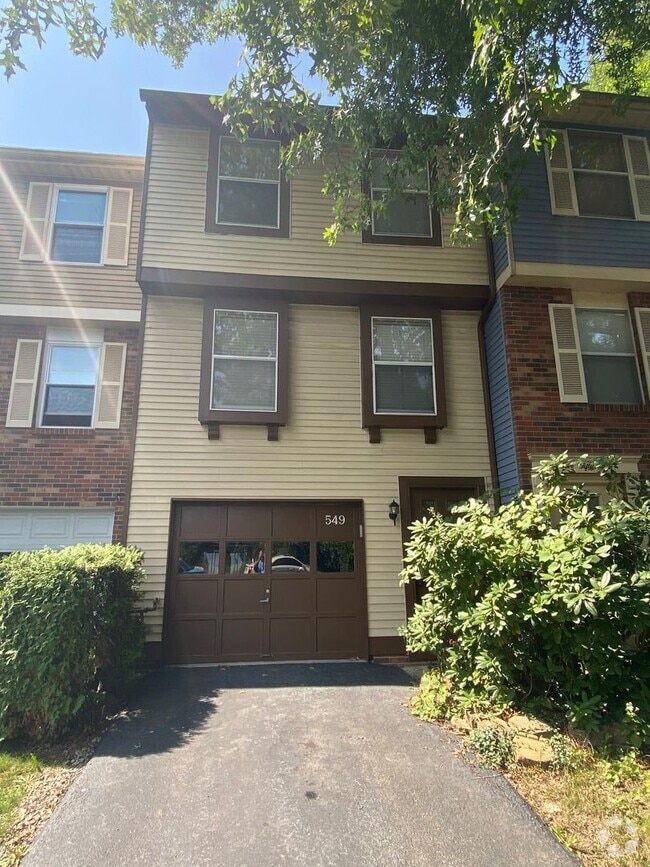 Building Photo - 549 Winesap Dr