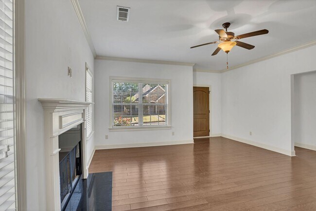 Foto del edificio - Rosemary Gate Townhome For Rent