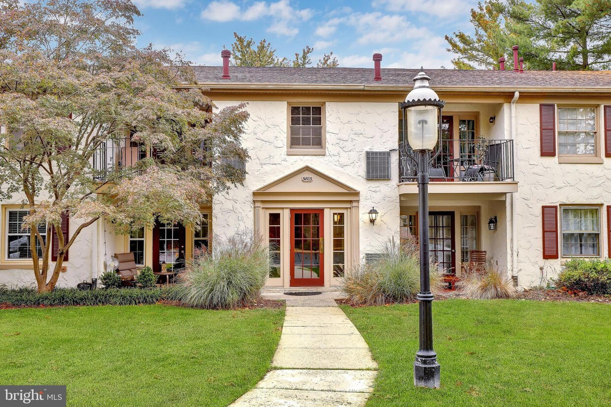 Foto principal - 5803 Rexford Dr