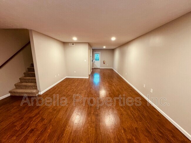 Foto del edificio - 2637 Hwy 11 W