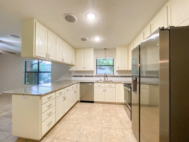 Foto del edificio - 610 Creek Dr