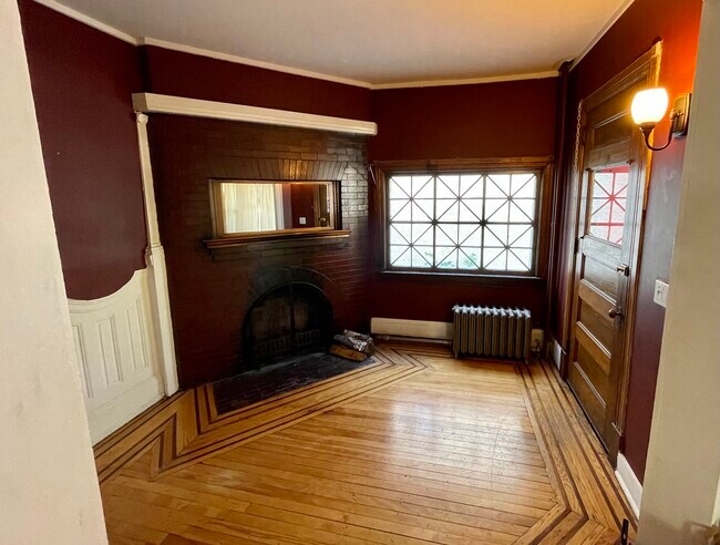 Entryway - 2607 Colfax Ave S