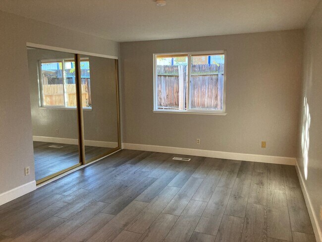 Foto del edificio - Cute 3 Bedroom Townhome close to UNR