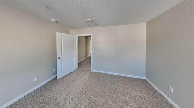 Building Photo - 3859 Roseparke Way