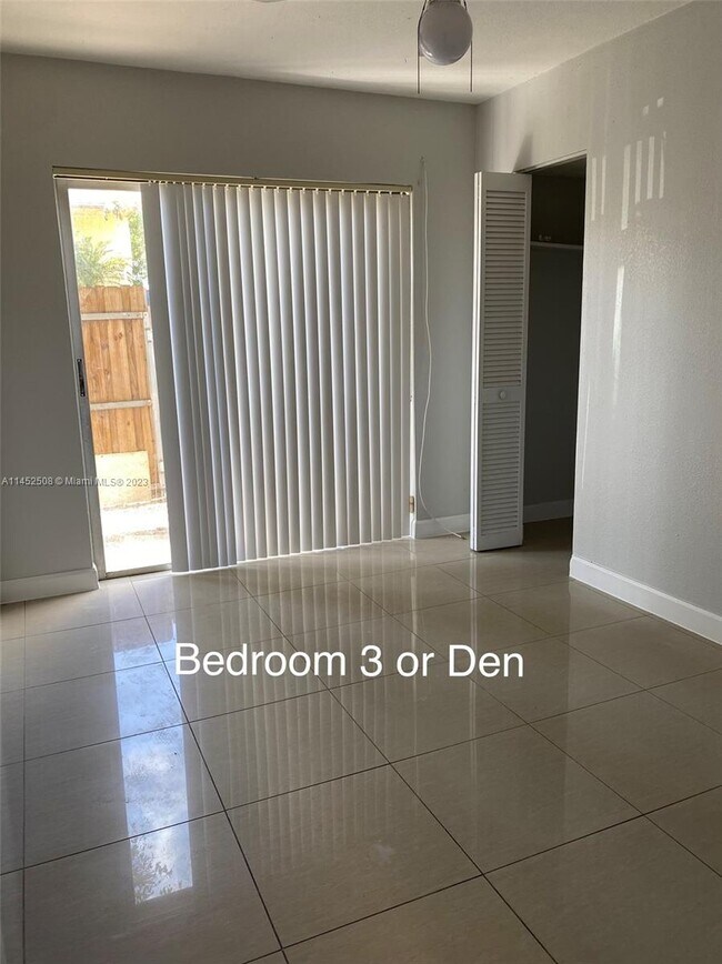 Building Photo - 15400 SW 81st Cir Ln