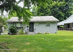Building Photo - 226 Granvil Dr