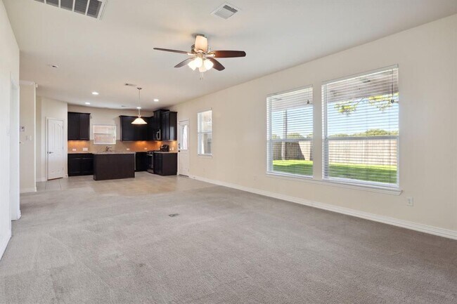 Building Photo - 2807 Lakecrest River Dr