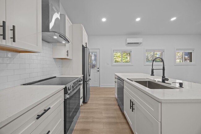 Foto del edificio - 8625 Cedarbrook Dr