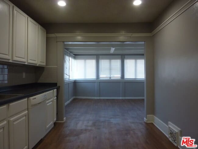 Building Photo - 1330 Crenshaw Blvd