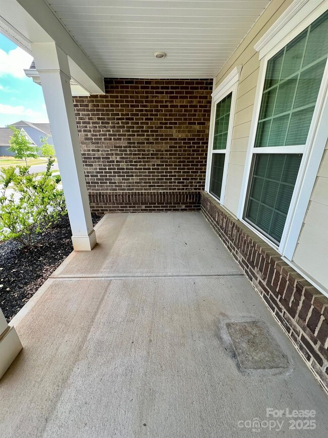Building Photo - 25017 Westwick Ln