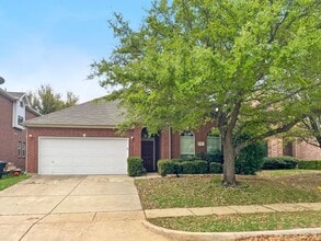 Building Photo - 2820 Thorncreek Ln