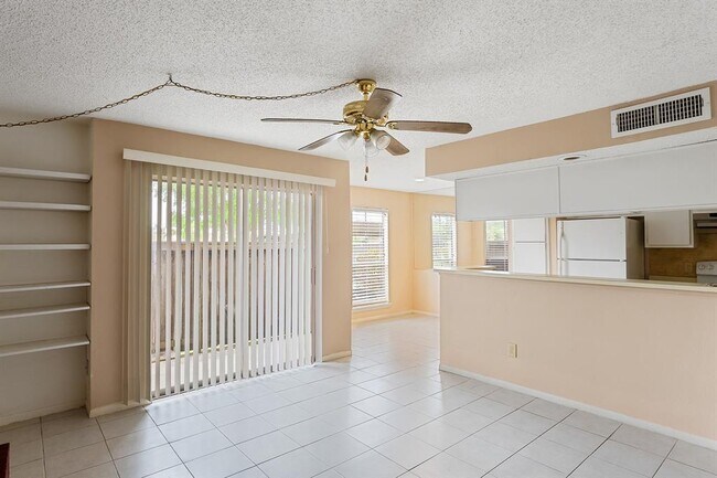 Foto del edificio - 3919 Fairmont Pkwy