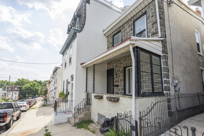 Building Photo - 224 Jamestown Ave.