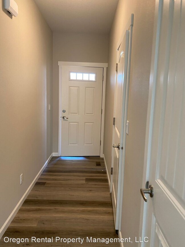 Foto del edificio - 3 br, 2 bath House - 591 SE Palomino St