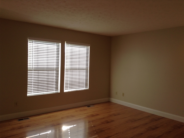 Building Photo - 569 Whispering Pines Pl