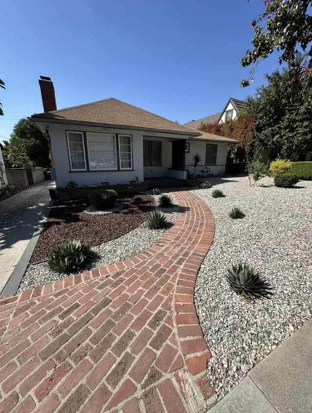 Primary Photo - 147 El Nido Ave