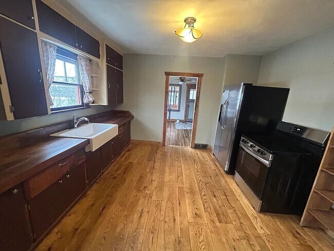 Foto del edificio - Funky & Cozy Missoula Home w/ Fenced Yard + Garage