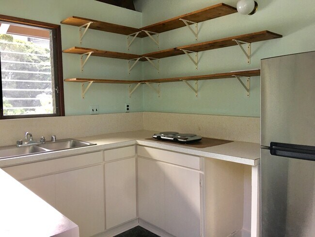 Building Photo - 1 bedroom in Kaneohe with Ko'olau views